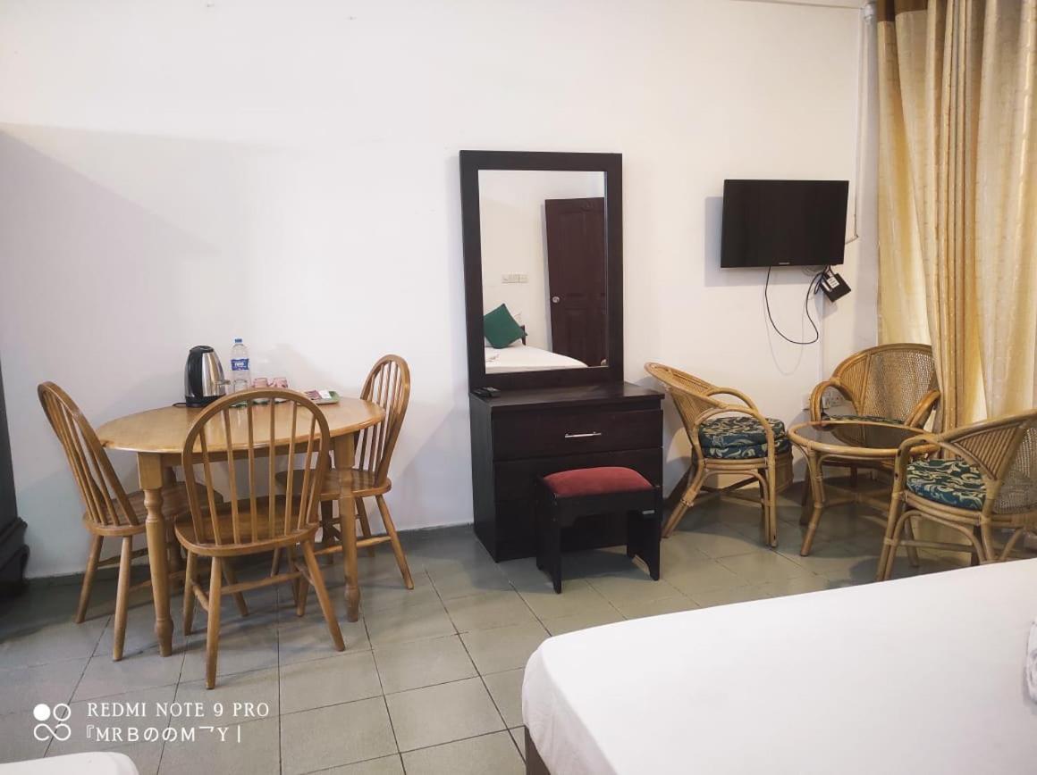 Oasis Beach Resort Νεγκόμπο Εξωτερικό φωτογραφία