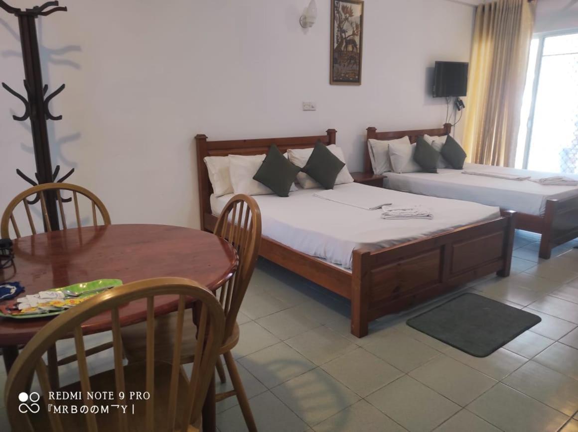 Oasis Beach Resort Νεγκόμπο Εξωτερικό φωτογραφία