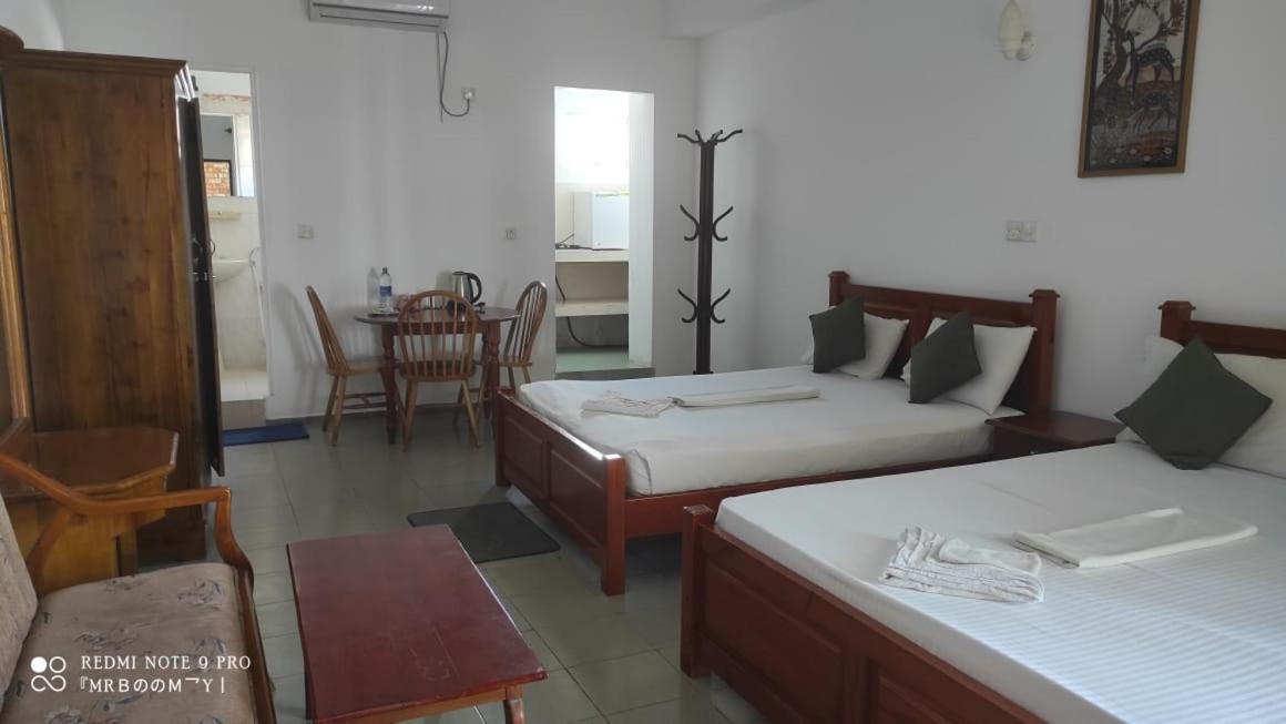 Oasis Beach Resort Νεγκόμπο Εξωτερικό φωτογραφία